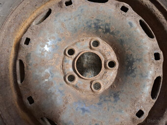 4x starší plechová kola - 3