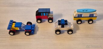 30510 LEGO Classic - 90 let aut - 3