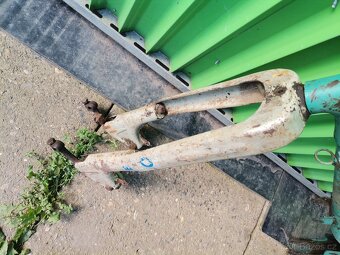 Stadion S11 kostra s ušima - 3