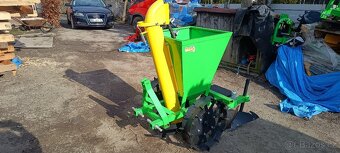 Sazeč brambor jednořádkový a dvouřádkový - 3