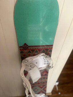 Prodám Damsky snowboardový set Nitro Spell 151cm - 3