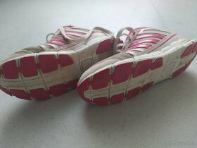 Halové dívčí boty Adidas, vel. 36 - 3