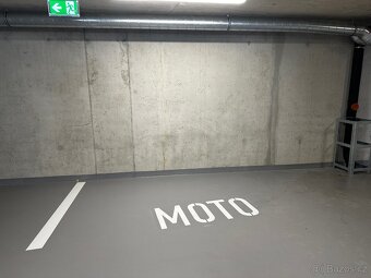 Garážové stání pro moto - 3