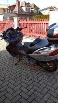 Suzuki Burgman 650 - 3