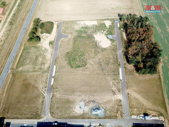 Pronájem komerčního pozemku 730 m2, Valeč - 3