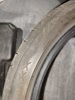 Pneu Dunlop 225/40 R18 - 3