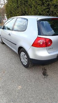 VW Golf 5 1.4 - 3