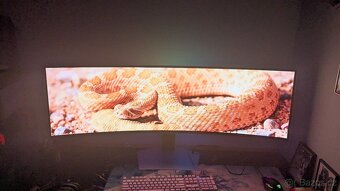 Herní oled monitor Samsung Odysey G9 - 3