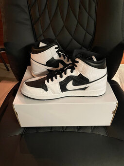 Jordan 1 Mid Split Black White - 3