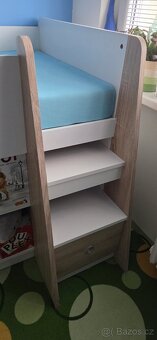 Vyvýšená velká dětská postel s psacím stolem - 3