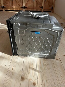 VESTAVĚNÁ TROUBA BOSCH - 3