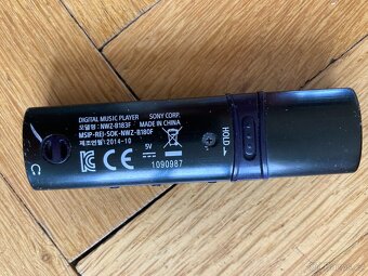 Sony NWZ-B183F Walkman MP3 přehrávač s vestavěným FM tunerem - 3
