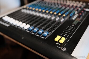 Soundcraft m8 - 3