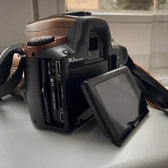 Sony Alpha A330 digitální fotoaparát - 3