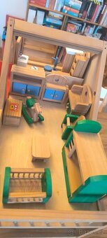 Dřevěný domeček pro panenky - 3