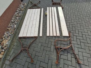 Litinové nohy ke stolu a lavici + dřevěná prkna - 3