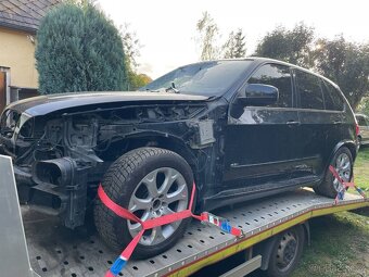Náhradní díly BMW E70 4.8i černá barva - 3