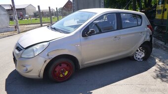 HYUNDAI i20 1.2 57kw G4LA, r.v.2009 - 3