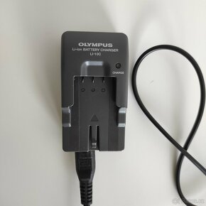 Nabíječka Olympus LI-10C - 3