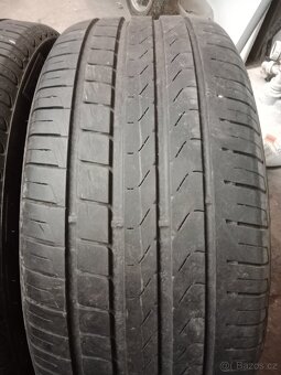 255/40/20 - 3