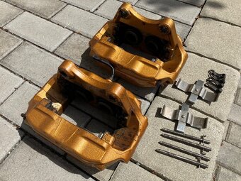 Brzdiče BREMBO pro Nissan 350Z - 3