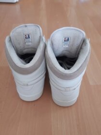 Champion - 3