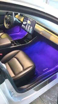 Tesla model 3 - 3