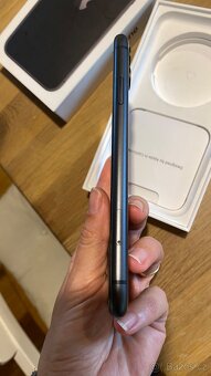 iPhone 11 64GB černý, pěkný stav - 3