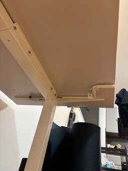 Bílý polohovací stůl Ikea (Trotten) - 3