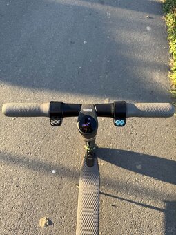 Koloběžka Ninebot Segway ES2 - 3