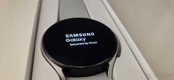 Galaxy Watch4 44mm stříbrné - 3