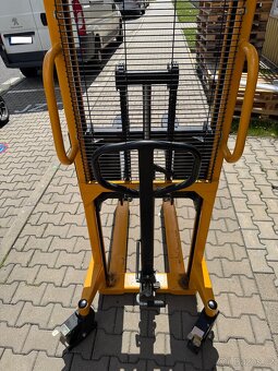 Hydraulický paletový vozík 1500kg 1600mm - 3