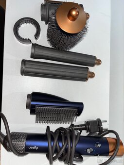 Dyson airwrap - 3