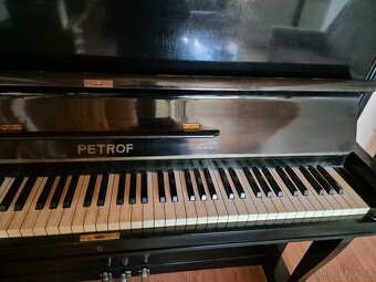 Prodám piano PETROF. - 3