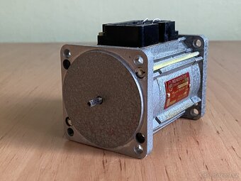 elektromotor MEZ 4W, 48V, 0,5A - 3