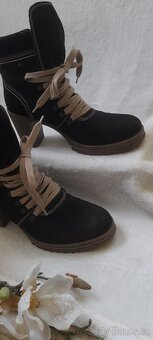 Lasocki polokozačky na blokovém podpatku - 3