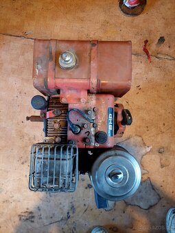 Stabilní motor 8hp - 3