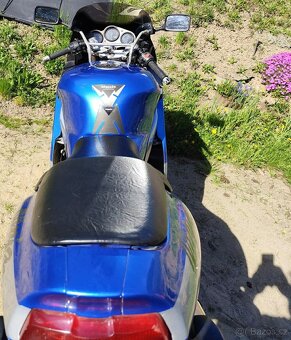 Kawasaki Ninja ZX9R - 3