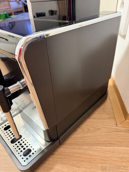 Plně automatický Tchibo kávovar Esperto Latte - 3