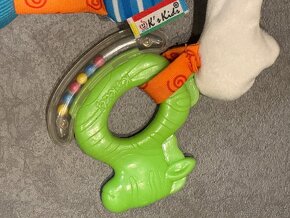 Úchyt na kočárek - veselý kluk Wayne - 3