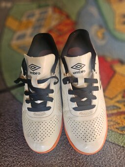 Umbro 33 - 3