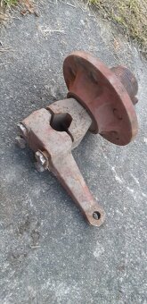 Prodám nový levý náboj zetor 4712, 4718, 4911, 5011, 5211 - 3