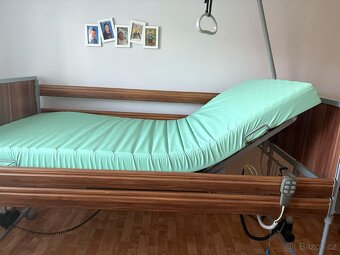 Polohovací Lůžko Eloflex4 s Polohovacím Stolkem - 3