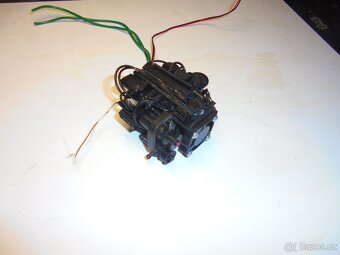 POLOMAKETA MOTORU S PŘEVODOVKOU 1/16 - 3