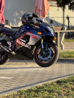 Suzuki GSXR 750 K5 - 3