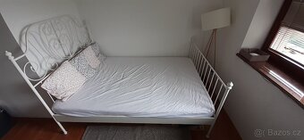 Bílá kovová postel IKEA - 3