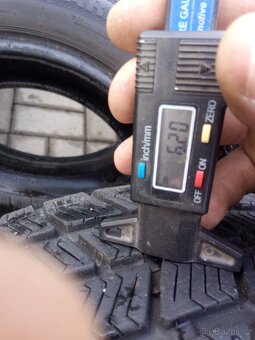 Prodám 4 kusy zimní pneumatiky Barum Polaris 3- 205/55 R16T - 3