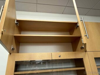 Prodám krásnou vitrínu dekor dub - 3