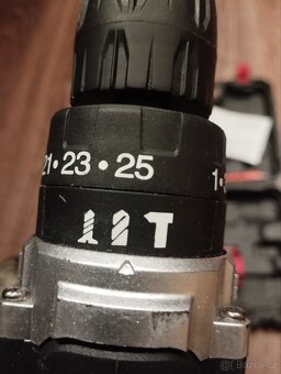 Aku vrtačka s příklepem - 3