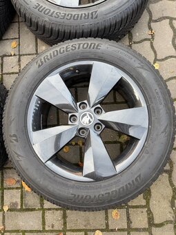 ORIGINÁL Alu Škoda NANUQ R17, 5x112 - ZIMNÍ PNEU - 3